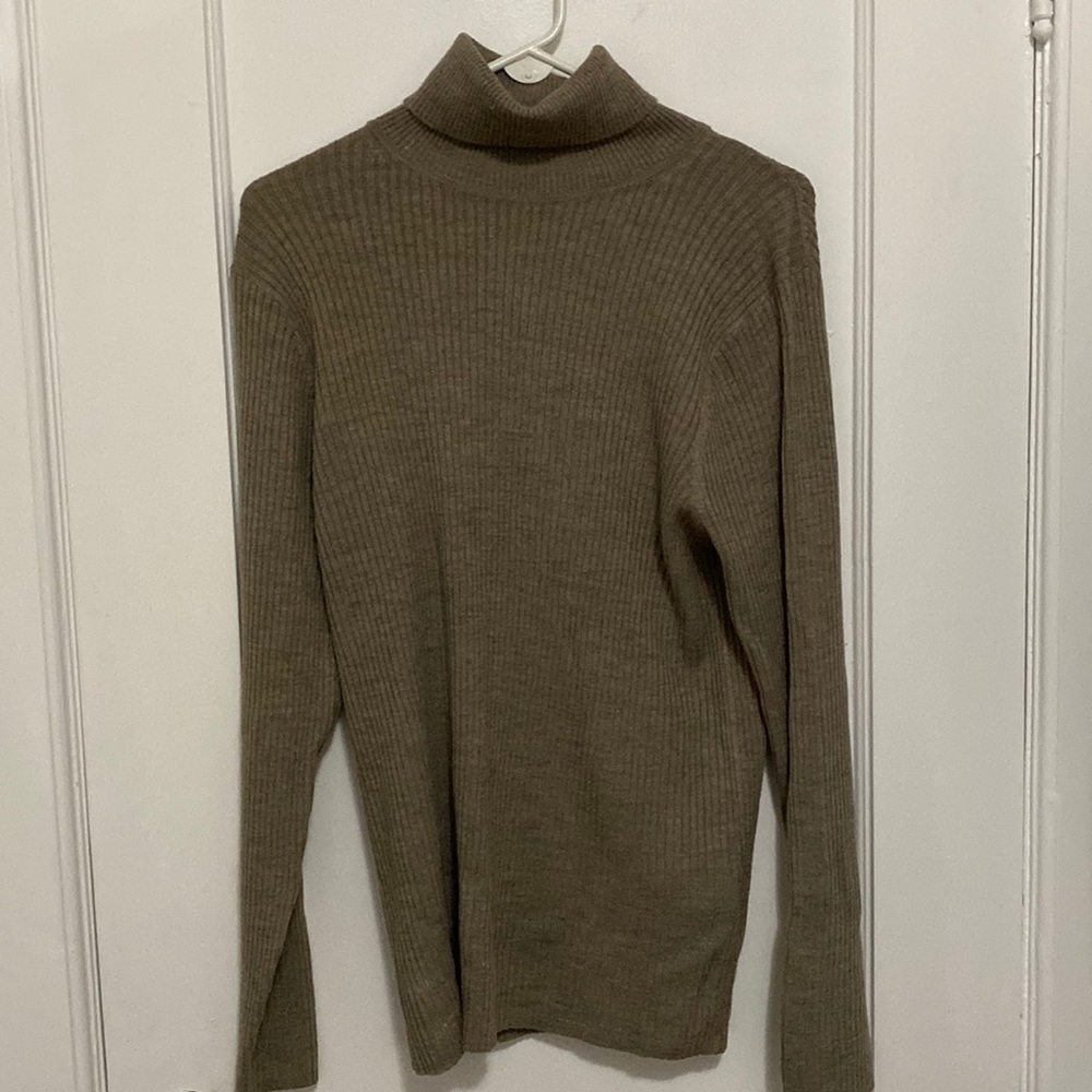 Uniqlo mens turtleneck sweater